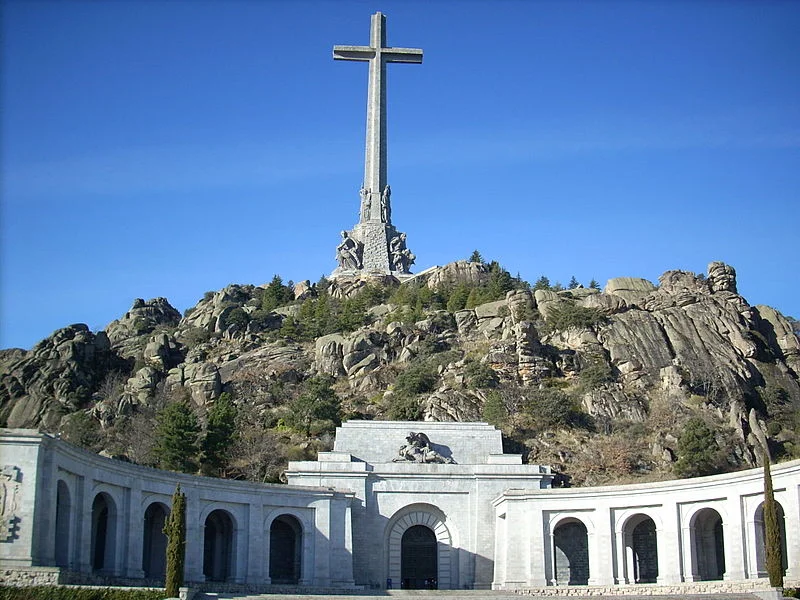 Ni Valle, Ni Almudena Ni Valle, Ni Almudena